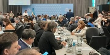 El proyecto de gobernadores para redistribuir el Impuesto a los Combustibles logró dictamen favorable en Diputados