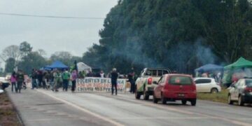 Corte total de ruta por protesta docente en San Vicente