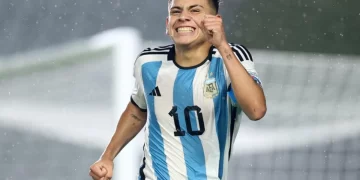 Tras ser descartado por Guardiola, el Diablito Echeverri deja Manchester City