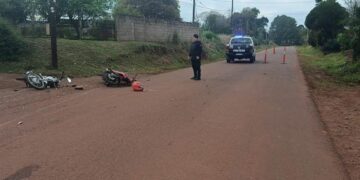 Montecarlo: un hombre murió y otro resultó gravemente herido tras un choque entre motos