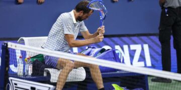 Us Open: Medvedev fue eliminado en primera ronda y protagonizó un ataque de furia