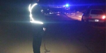 Se acostaron sobre la ruta y fueron embestidos: un muerto y un herido en 25 de Mayo