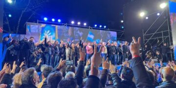 Fuerza Patria estrenó triunfo en La Plata, con Axel Kicillof e intendentes como protagonistas