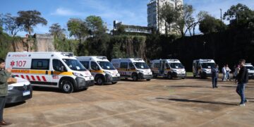 Passalacqua y Herrera Ahuad encabezaron la entrega de nuevas ambulancias de baja y alta complejidad