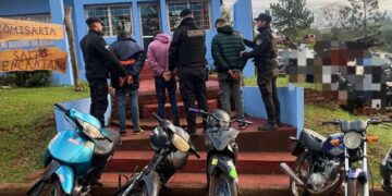 Picadas clandestinas y alcohol: cinco detenidos tras operativo en Salto Encantado