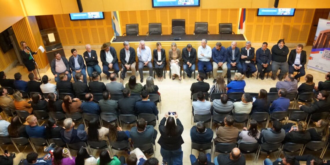 Municipios firmaron convenios con el Digesto Jurídico para compilar sus normativas