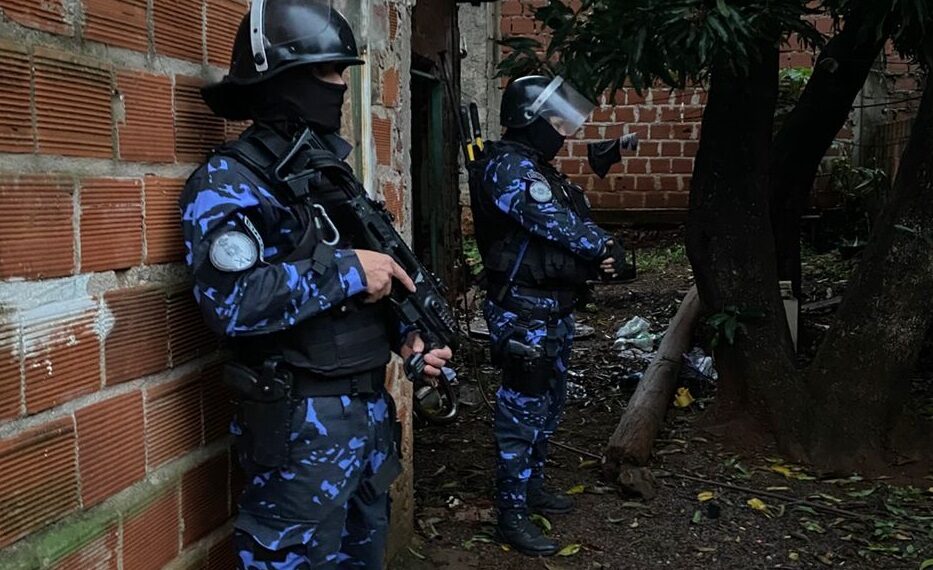 Posadas: demoraron a dos menores, secuestraron armas y cocaína en el barrio Unión