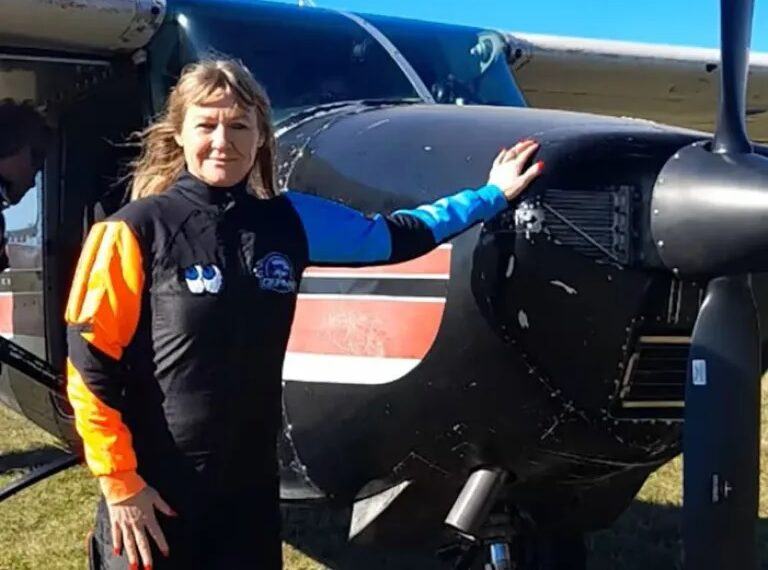 Misionera murió tras saltar de una avioneta y no abrirse su paracaídas