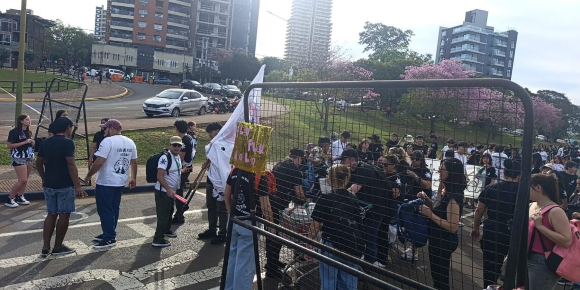 Estudiantina: la Policía desplegará tecnología y control para proteger a miles de jóvenes en la costanera posadeña
