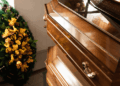 Tucumán: un joven se presentó a su propio funeral y abrió una incógnita sobre el cuerpo que velaba su familia