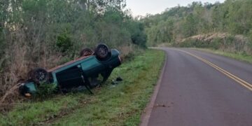 Investigan el despiste y vuelco de un auto hallado sin sus ocupantes en la ruta provincial N° 5