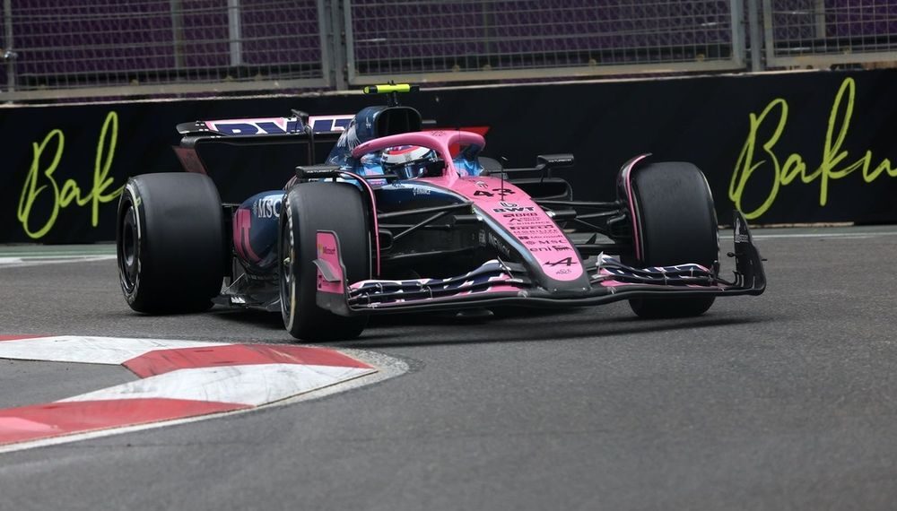 Max Verstappen ganó el GP de Bakú y Colapinto quedó en el puesto 19 tras una carrera accidentada