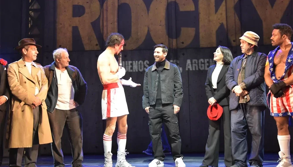 Messi fue a ver a Nico Vázquez en “Rocky” y el público lo ovacionó