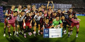 Con un gol de Maxi Salas, River le ganó a Racing y se metió en semis de la Copa Argentina