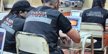 Alem: secuestraron equipos informáticos de una vivienda y una escuela en una investigación por presunto MASI