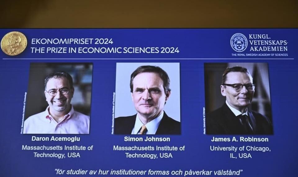 El Nobel de Economía fue para trabajos que explican el crecimiento impulsado por la innovación