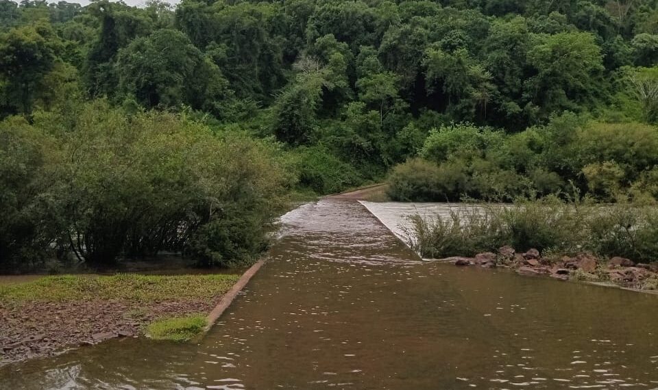 Cierran el acceso al Parque Provincial Moconá por crecida del arroyo Yabotí
