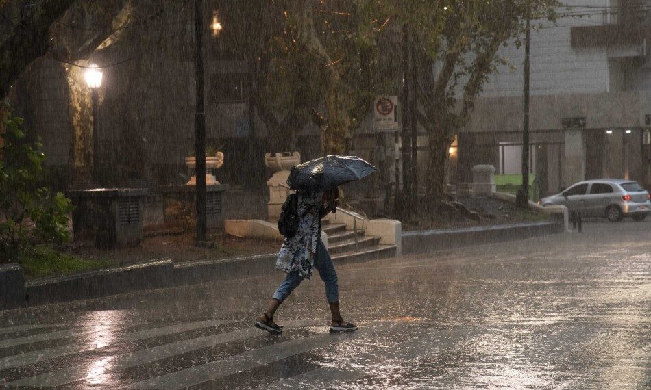 Rige alerta naranja por tormentas fuertes y lluvias intensas en Misiones