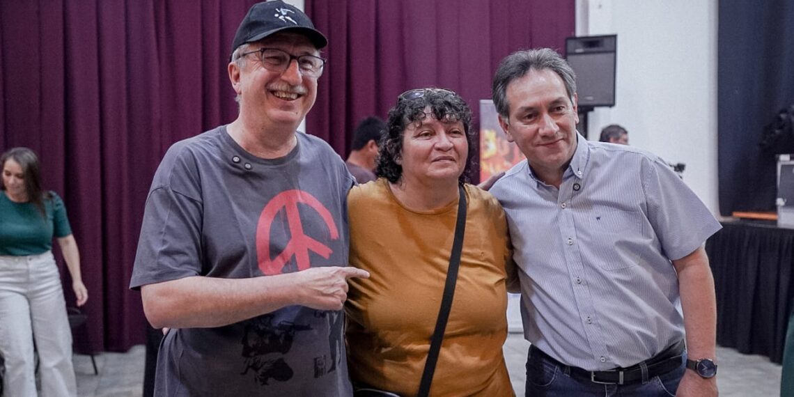 Passalacqua encabezó la primera entrega del banco de herramientas en Montecarlo