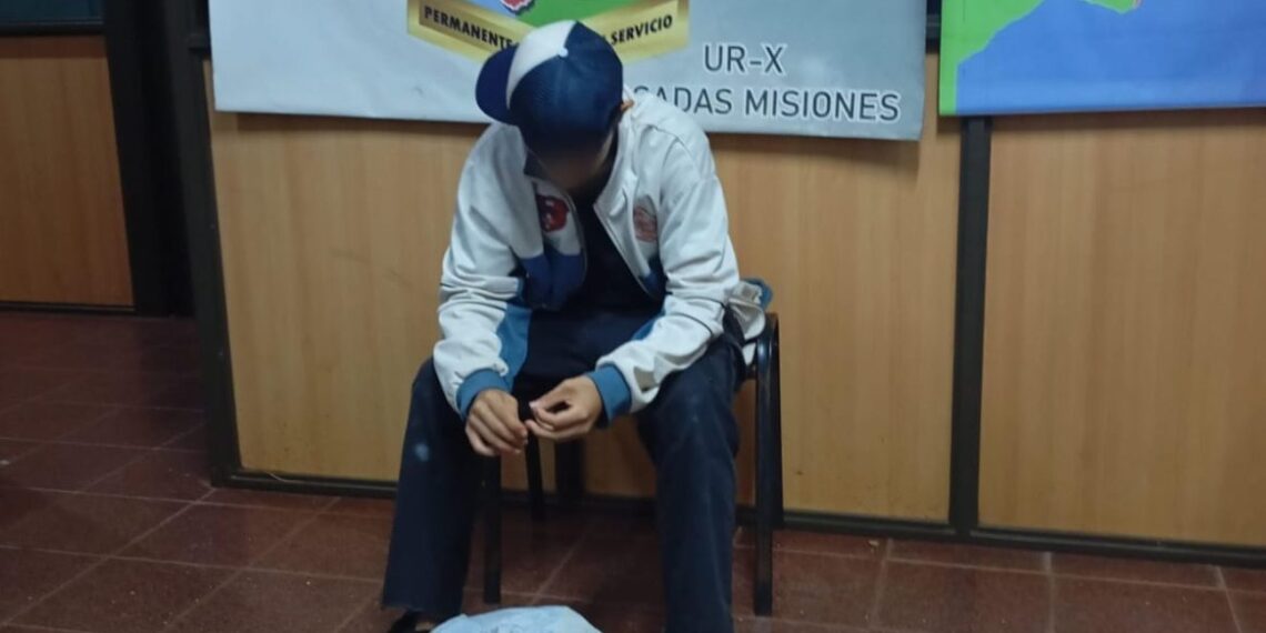 Posadas: adolescente recibió asistencia policial luego de ser abandonado por su madre en la Terminal de Ómnibus