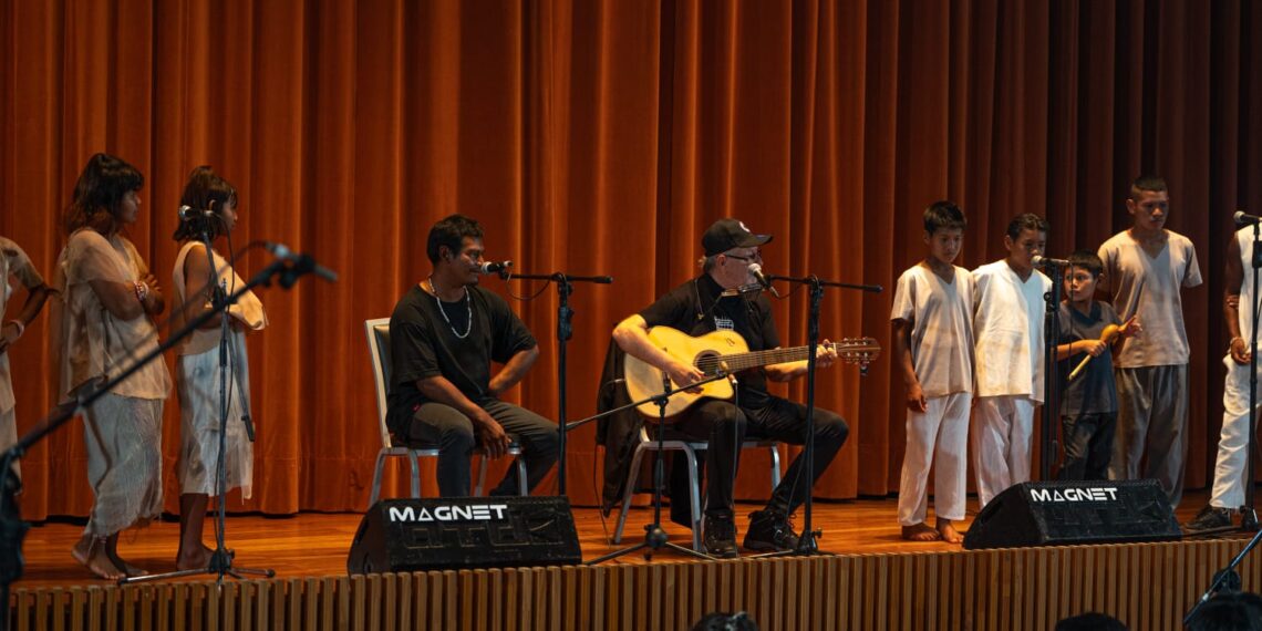 León Gieco grabó en Santa Ana una versión en guaraní de “Solo le pido a Dios” junto a coros y orquestas de Misiones