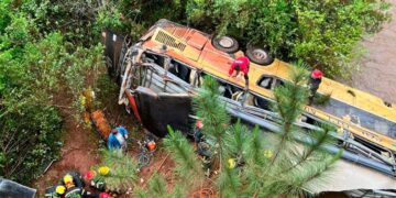 A una semana del trágico accidente del colectivo que cayó al arroyo Yazá, cinco personas siguen con pronóstico reservado