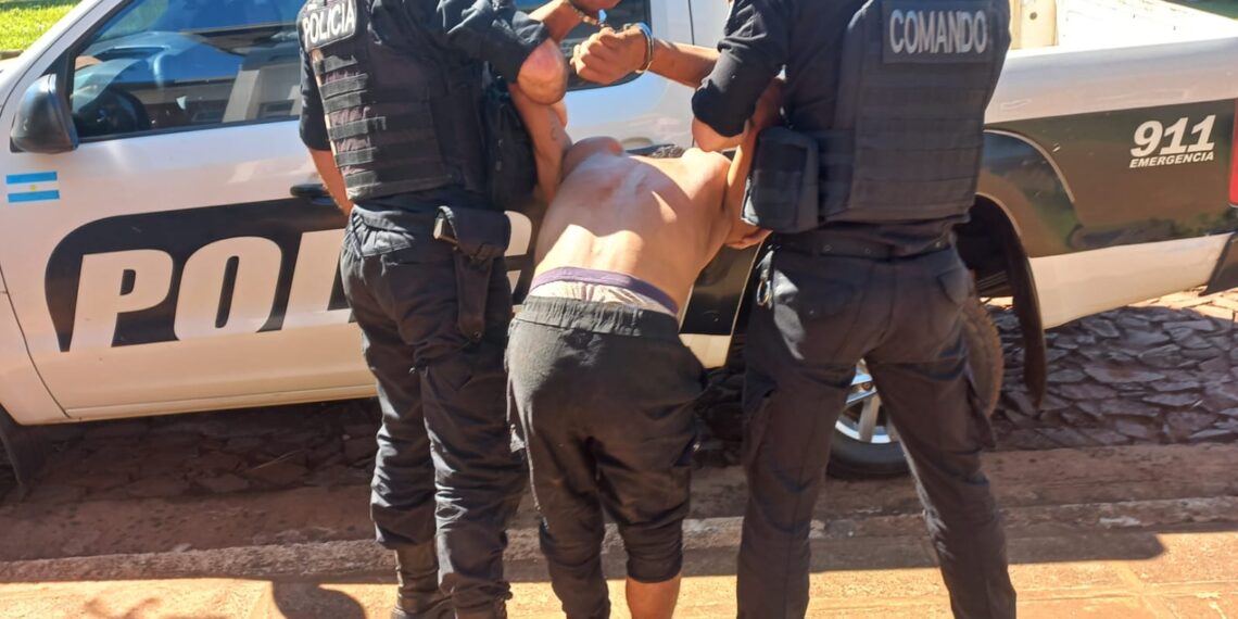 Detuvieron a un hombre que atacó a su madre y apuñaló a su hermano en Apóstoles