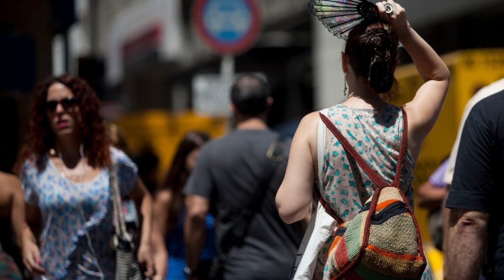 Ante las altas temperaturas, brindan recomendaciones para evitar golpes de calor