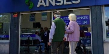 ANSES confirmó aumento para jubilados en noviembre y mantiene el bono