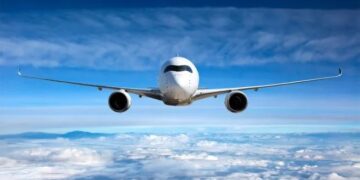 Habilitan a una low cost a operar vuelos directos de Buenos Aires a Madrid