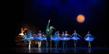 Exitosa despedida de El Lago de los Cisnes 