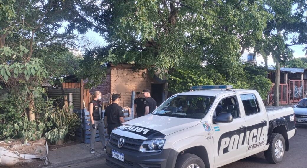 Investigan el homicidio de una mujer hallada en una letrina en Posadas