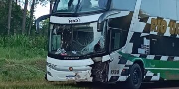 Choque entre un colectivo y una moto dejó dos víctimas fatales sobre la Ruta 12
