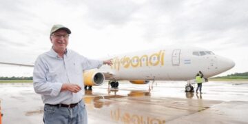 Passalacqua acompañó la llegada del primer vuelo directo Lima–Puerto Iguazú: “Es una oportunidad que nos une con turistas de 70 destinos del mundo”