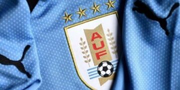 La FIFA obligará a Uruguay a quitar dos estrellas de su escudo