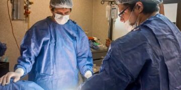 El robot Da Vinci del Hospital Madariaga marca un hito en cirugías urológicas mini invasivas