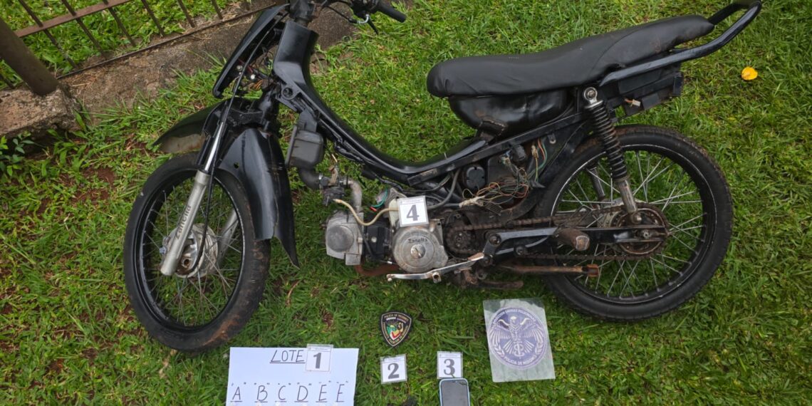 Leandro N. Alem: tras un siniestro vial se le cayó cocaína que llevaba para la venta