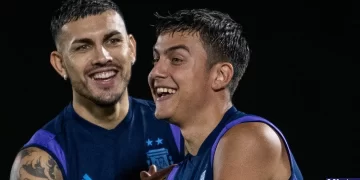 En medio de los rumores de la llegada de Dybala a Boca, Paredes viajó a Roma