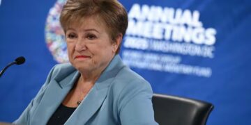 El FMI mantuvo sus proyecciones y estimó que la economía argentina crecerá 4% en 2026