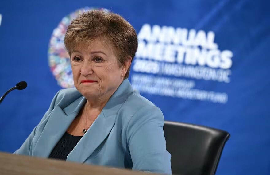 El FMI mantuvo sus proyecciones y estimó que la economía argentina crecerá 4% en 2026