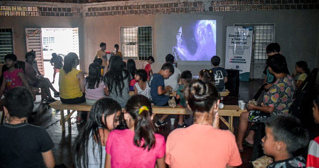 Cine en Verano recorre los barrios y acerca el cine a la comunidad