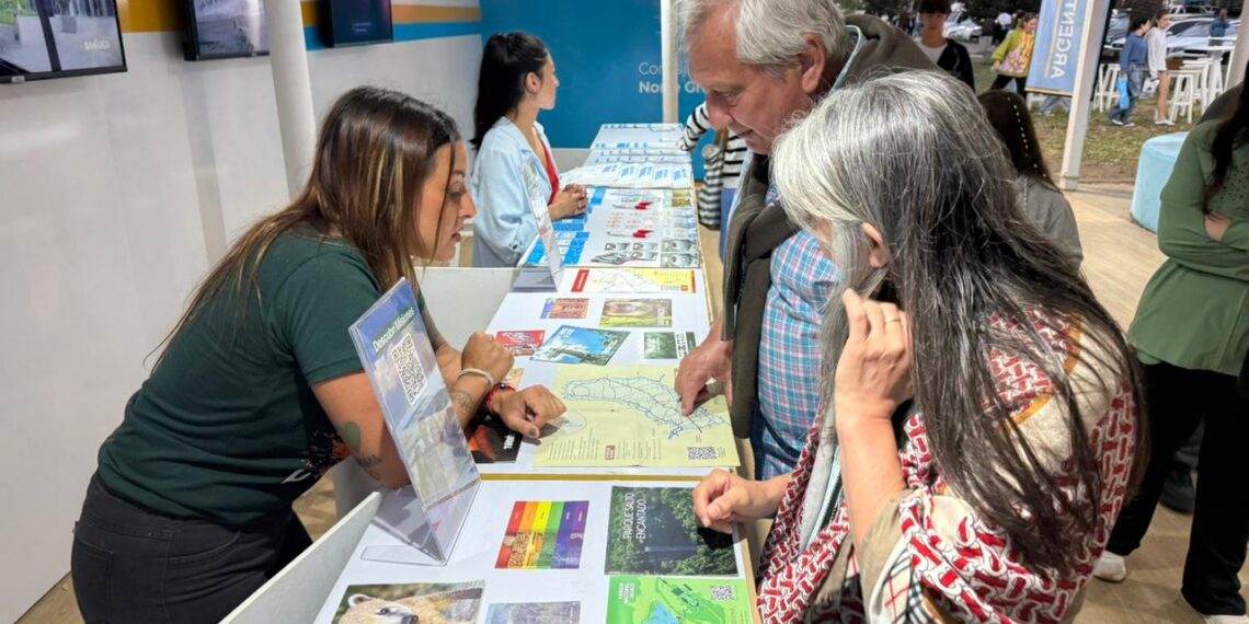 Misiones promocionó sus atractivos turísticos y propuestas culturales en Pinamar