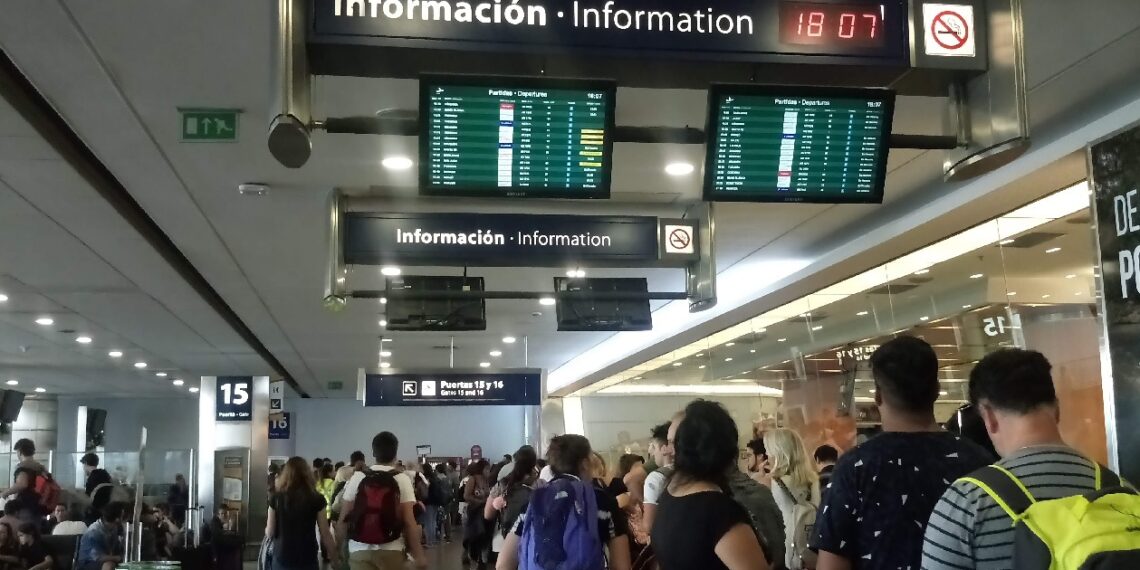 Turismo: la cantidad de argentinos que viajaron al exterior saltó 43,1% en 2025