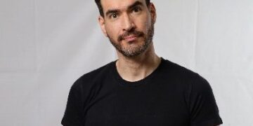 Juanse Buzó presenta su nuevo unipersonal “es todo un tema” en Posadas