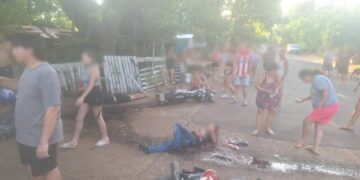 Choque entre motociclistas dejó tres jóvenes lesionados en Posadas