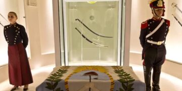 El Gobierno dispuso que el sable corvo de San Martín vuelva al Regimiento de Granaderos