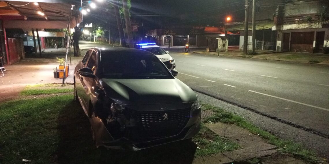 Despiste vehicular en Posadas sin registrarse lesionados