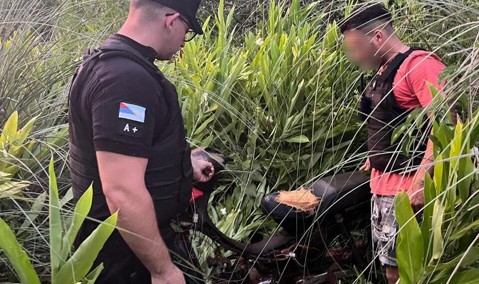 Ocultó motos robadas entre malezas y fue detenido en Campo Viera