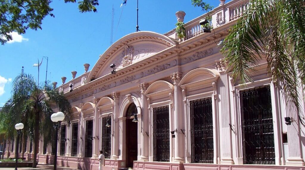 Passalacqua firmó un histórico convenio de compensación de deudas con Nación
