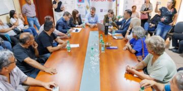El Gobierno provincial acordó aumentos salariales para la administración central y jubilados